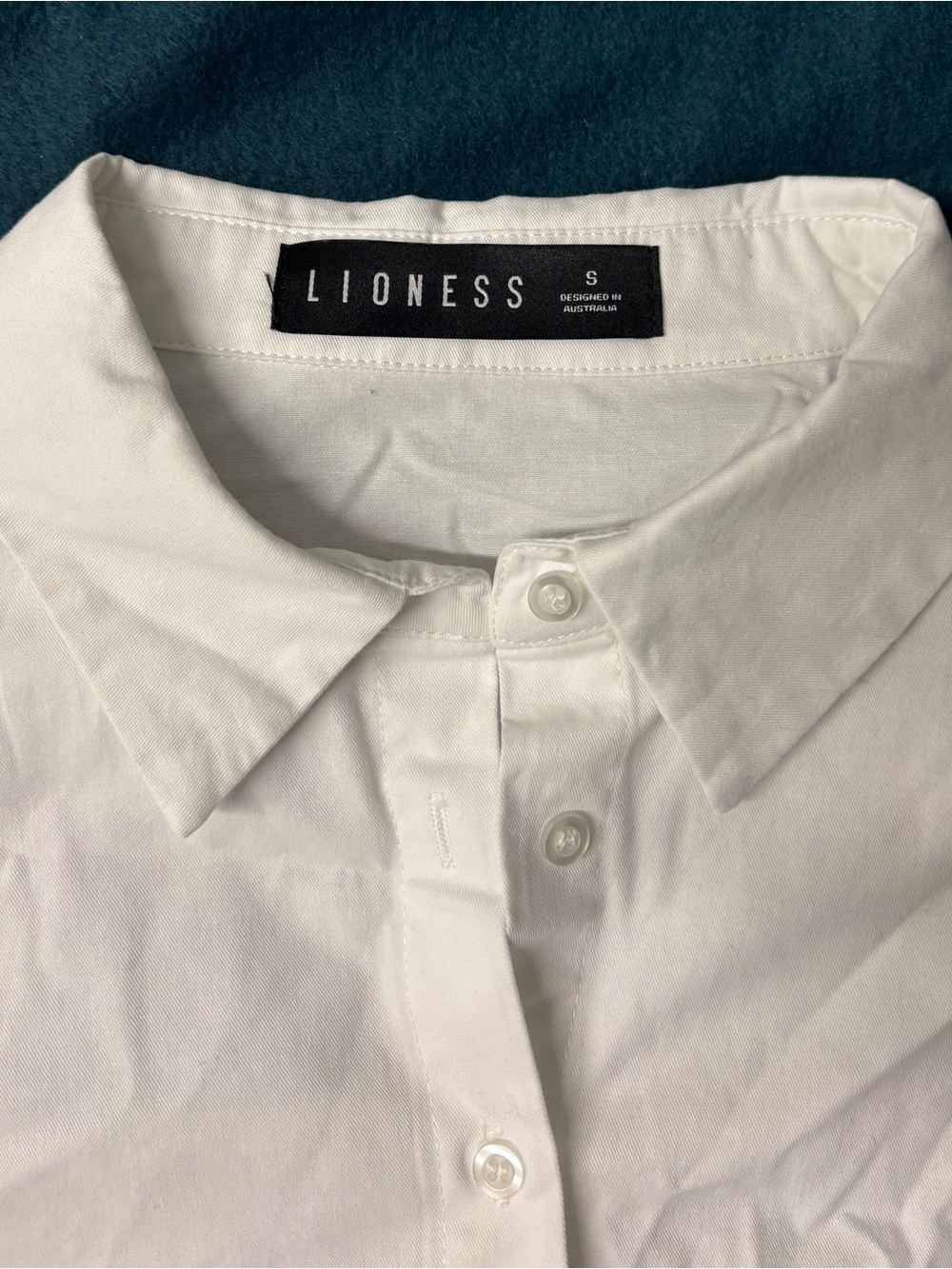 Lioness White Cropped Button-Up Shirt with Drawstring - Picture 3 of 3